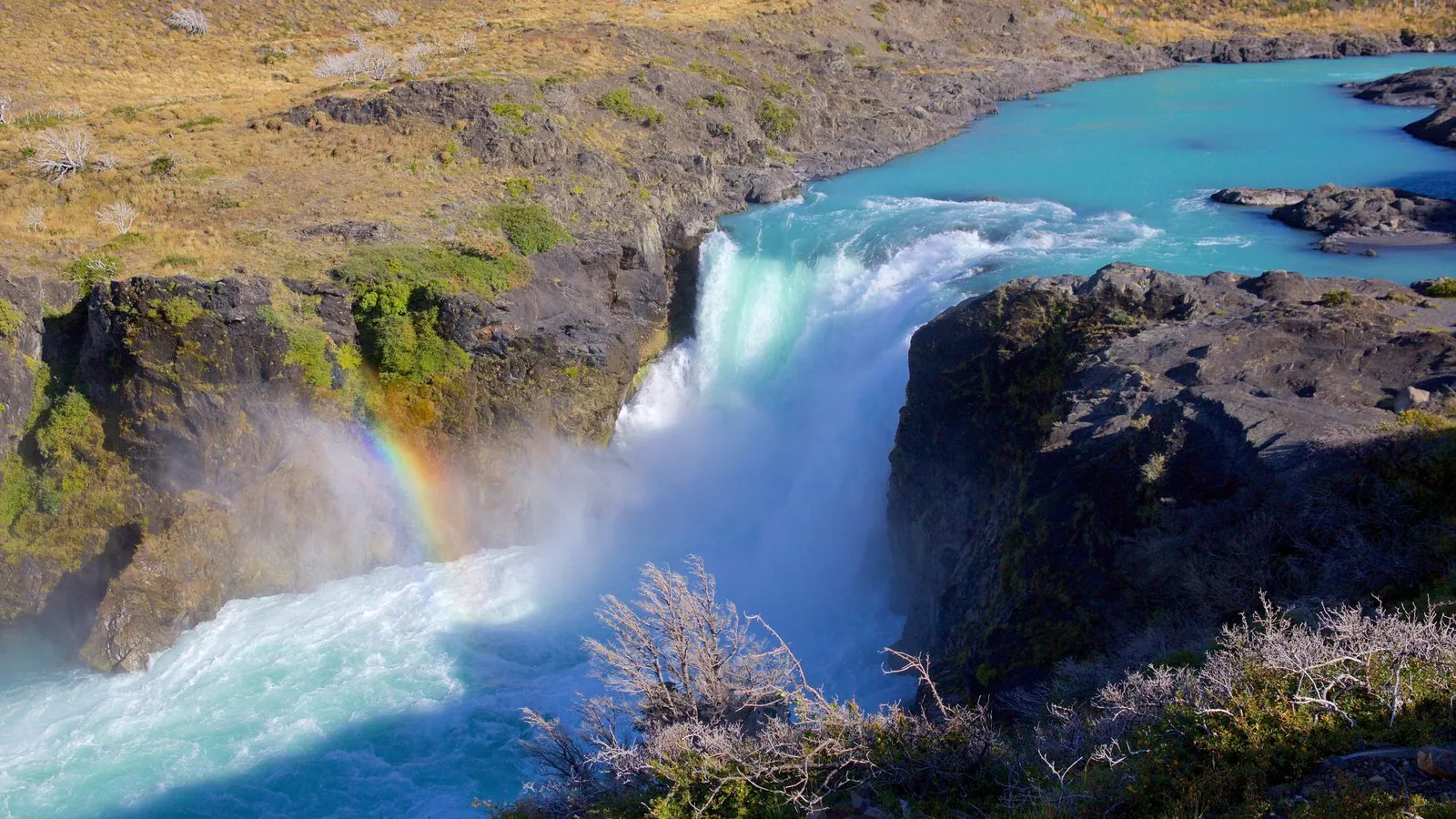 Rainbow in the spray of the Salto Grande waterfall