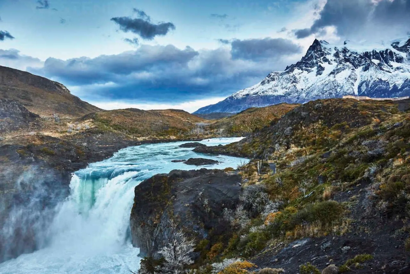 Salto Grande waterfall with the Paine Massif behind