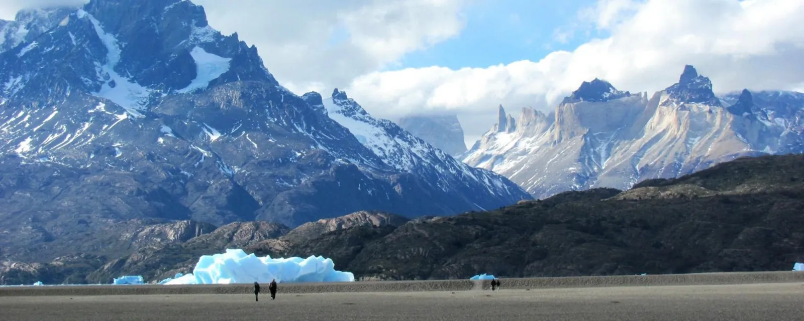 Icebergs stranded on the Lago Grey beach below the Paine Massif